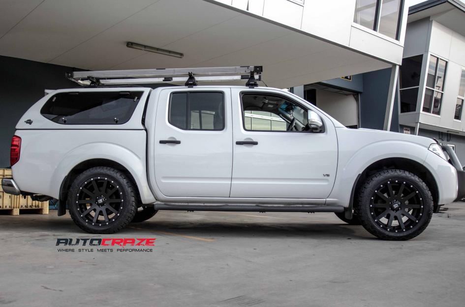 NISSAN NAVARA HEIST SATIN BLACK 5